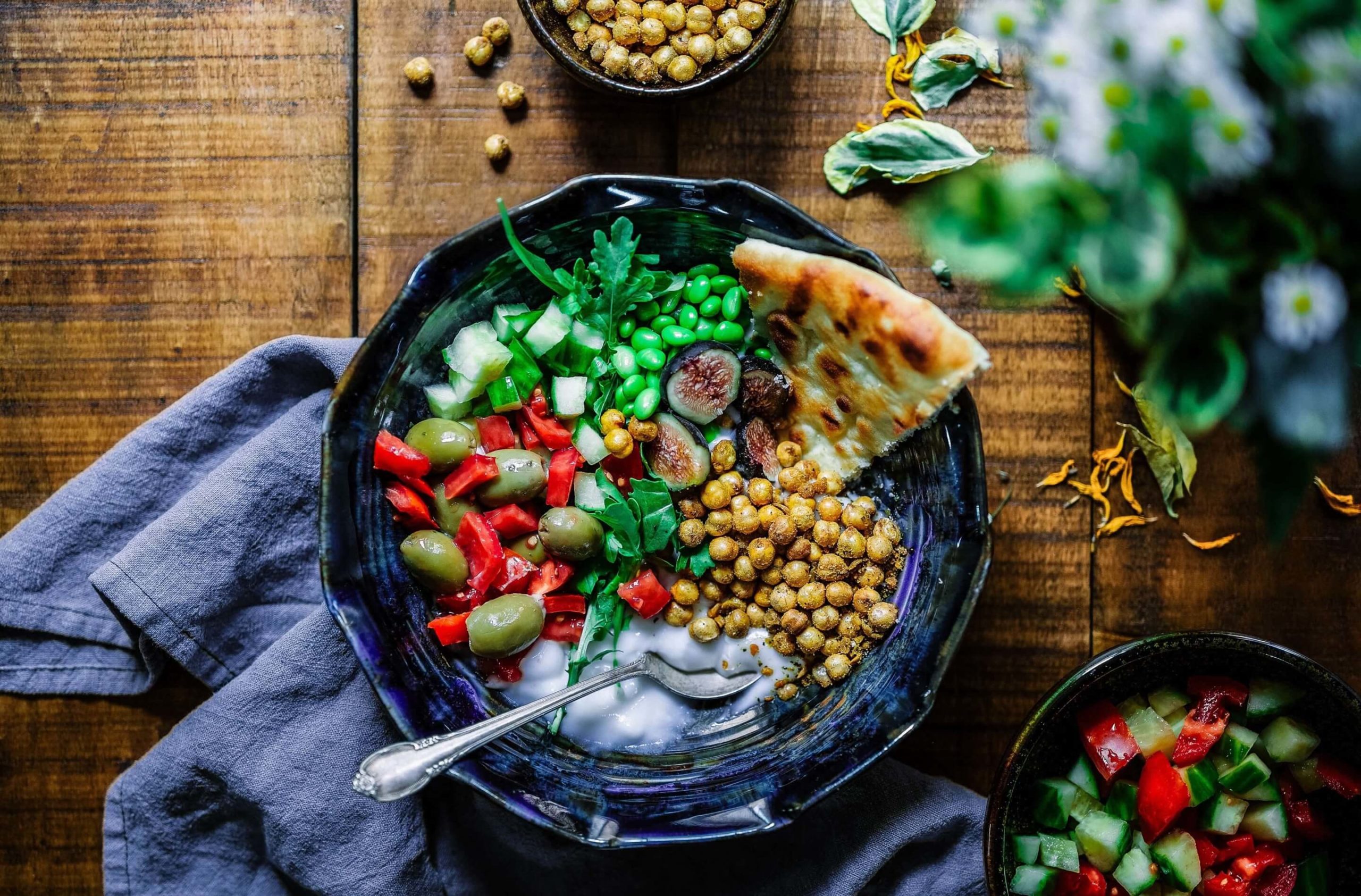 Lunch Favourite with Salad, Naan And Beans